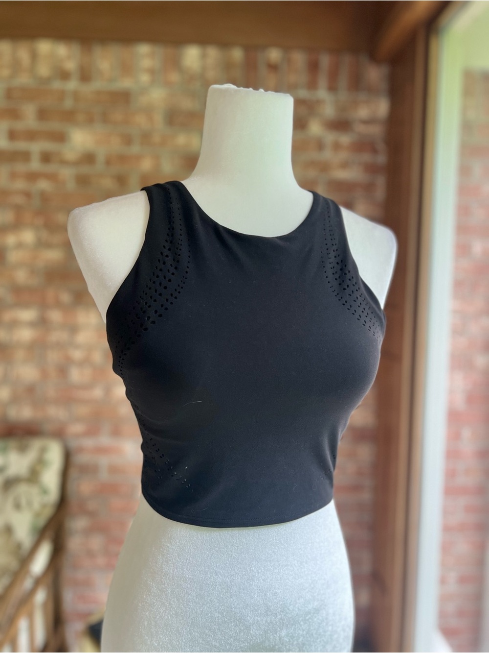 Athleta Black Perforated Cutout Cropped Racerback Tank Top S Gym Workout